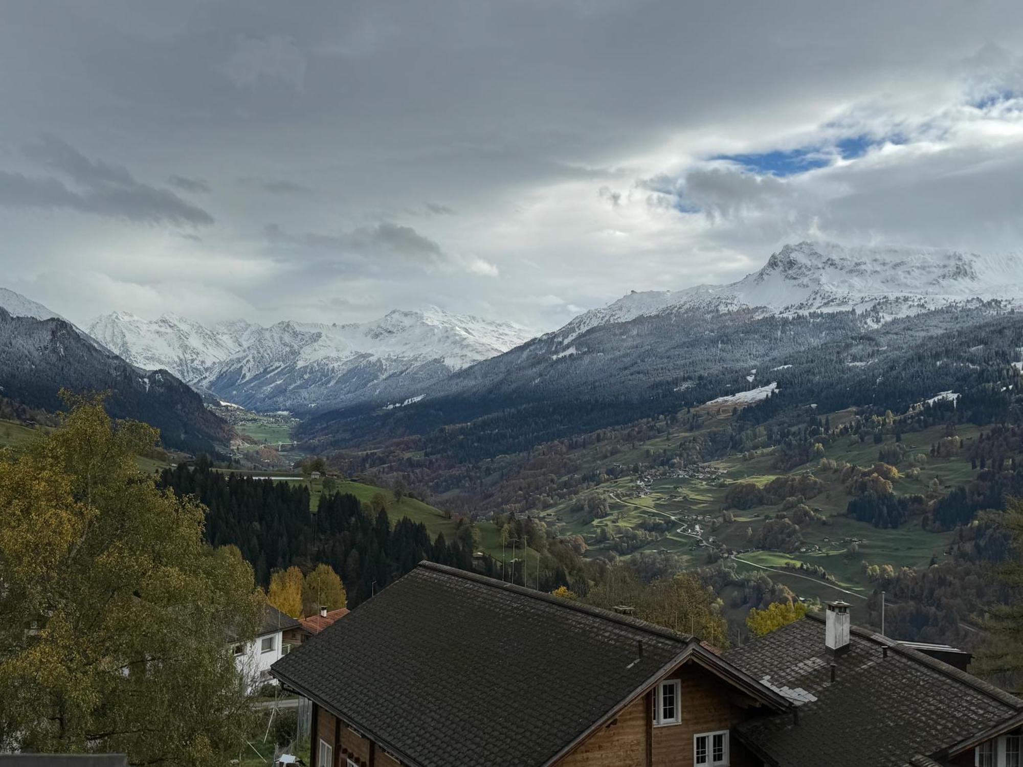 شقة Attic In The Alps Luzein المظهر الخارجي الصورة
